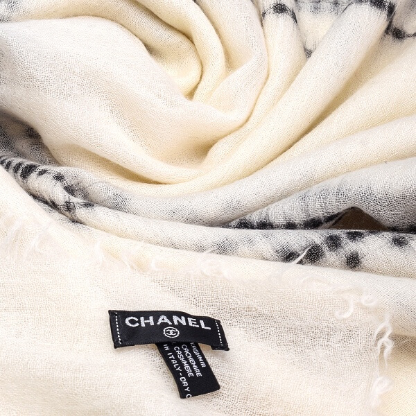 Chanel - Cream No 5 Parfume Shawl